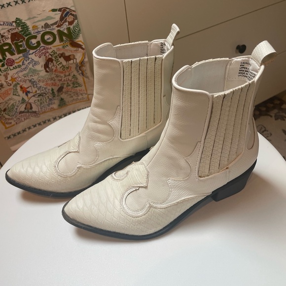 Free People White Ankle Western Boot Vegan Cavalier Boot - Picture 7 of 16
